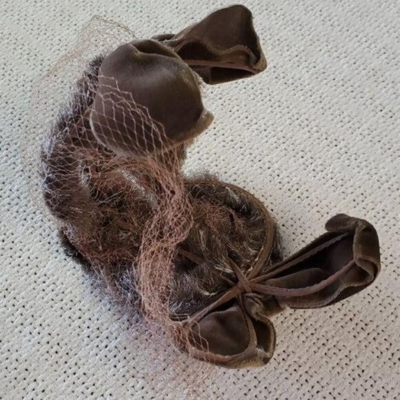 Vintage Soft Brown Ribbon Look with Veil Netting Hat - Picture 6 of 6